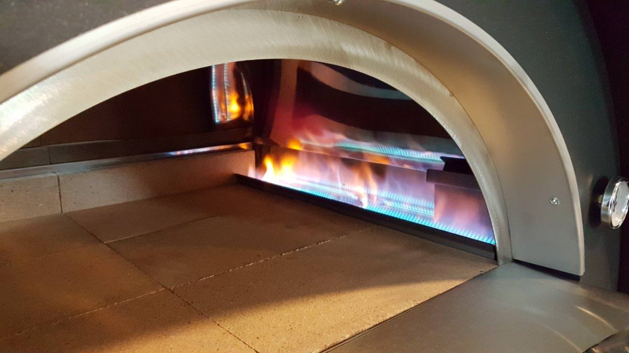 forno diretto Pulcinella Clementi a gas acceso Family Gas